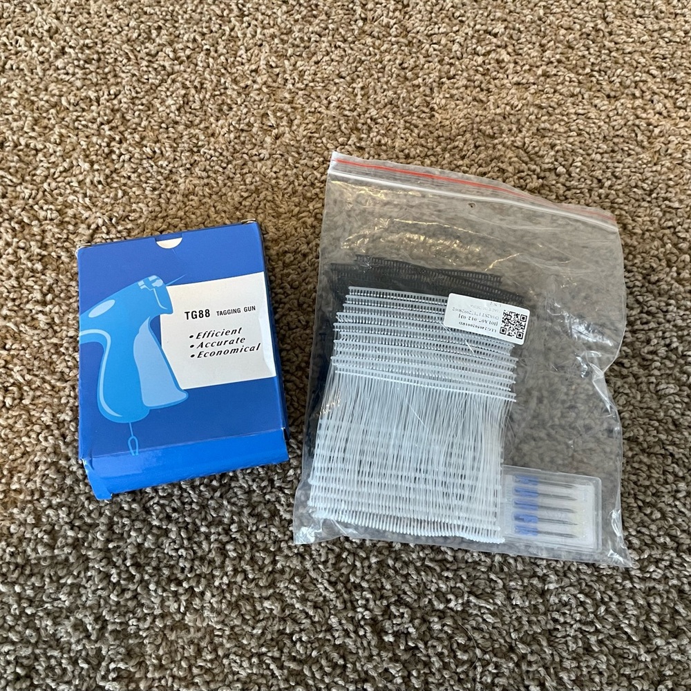 New in box‎ clothing garment price Tagging gun with barbs 5 needles retail